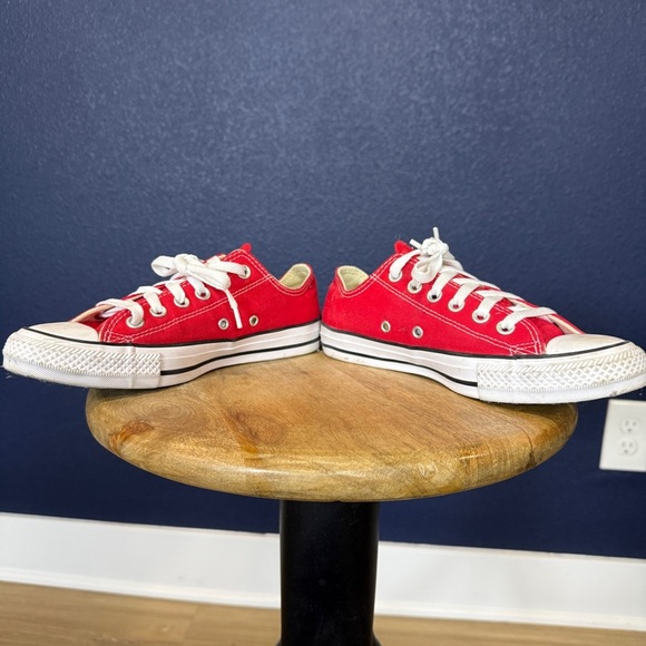 Converse Red and White Chuck Taylor All Star Low Top Sneakers | Size 7 W / 5 M - Picture 7 of 9